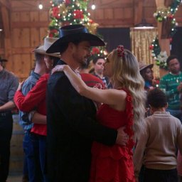 A Royal Montana Christmas [Hallmark]