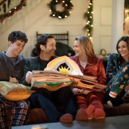 A Merry Little Ex-Mas [Netflix]