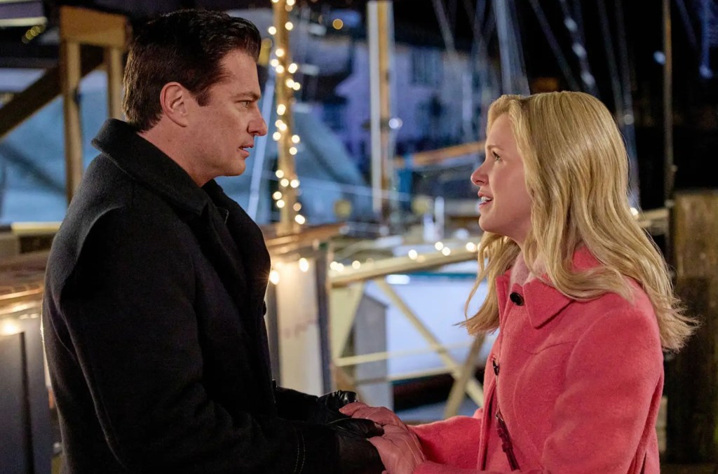 A Newport Christmas [Hallmark]